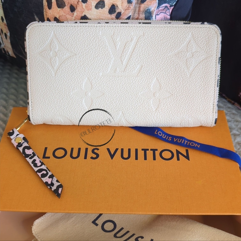 Louis Vuitton Wild At Heart Creme Empreinte Zippy